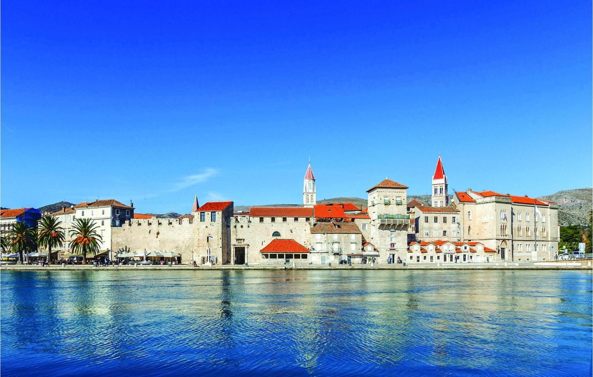 Gorgeous Apartment In Trogir With House Sea View Exterior photo